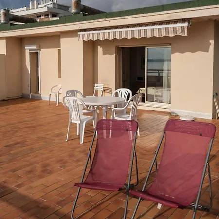 Avec Terrasse Et Parking, à 10m De La - Fr-1-803-41 * Le Lavandou