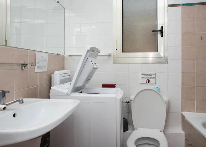 Apartment Avec Terrasse Et Parking, A 10m De La - Fr-1-803-41